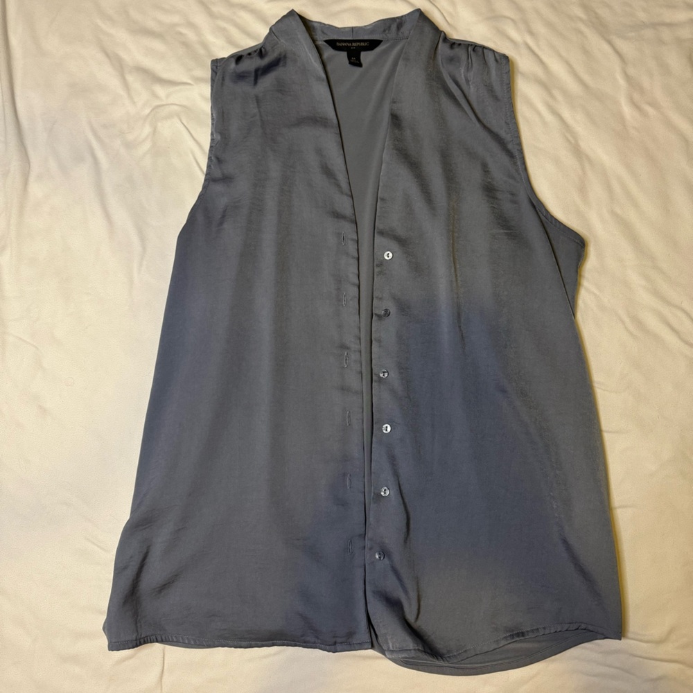 Banana Republic blue button top size medium